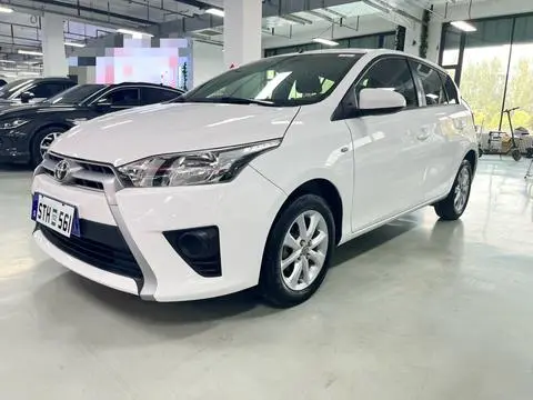 Toyota YARIS L 2015