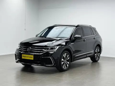 Volkswagen Tiguan L 2023 — фото 1