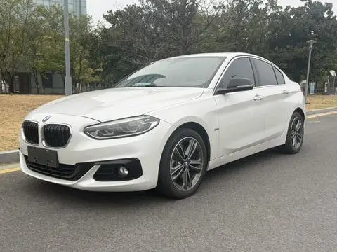 BMW 1 Series 2018 — фото 1