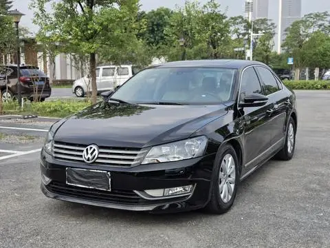 Volkswagen Passat 2013 — фото 1