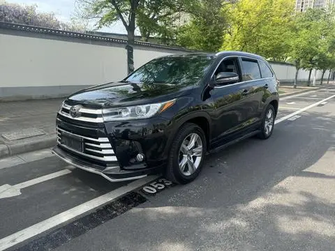 Toyota Highlander 2018 — фото 1