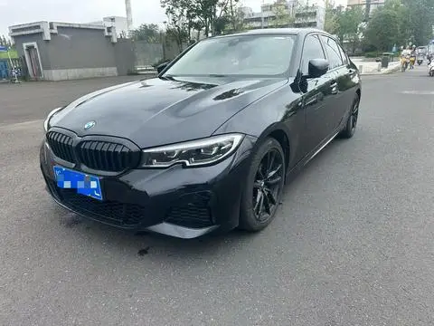 BMW 3 Series 2022 — фото 1