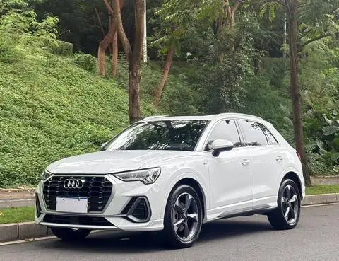 Audi Q3 2019 — фото 1