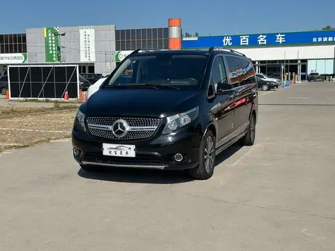 Mercedes-Benz 威霆 2018 — фото 1