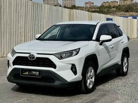 Toyota RAV4 2023 — фото 1