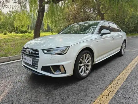 Audi A4L 2019 — фото 1