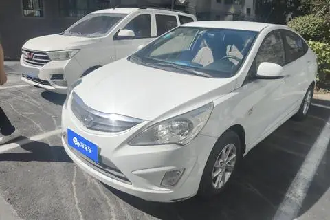 Hyundai 瑞纳 2010