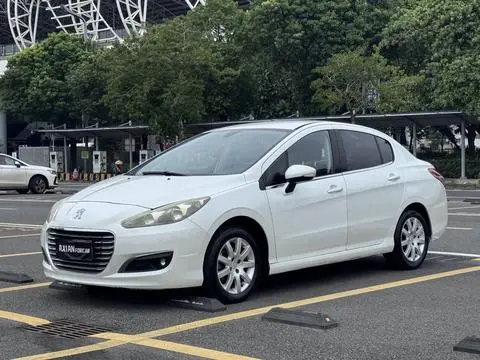 Peugeot 308 2014 — фото 1