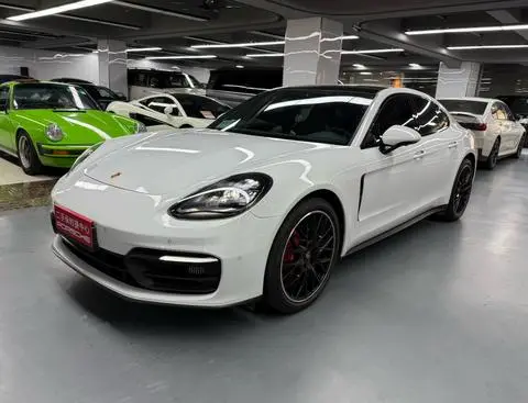 Porsche Panamera 2022