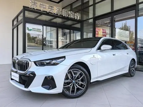 BMW i5 2025