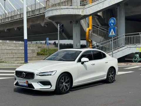 Volvo S60 2023