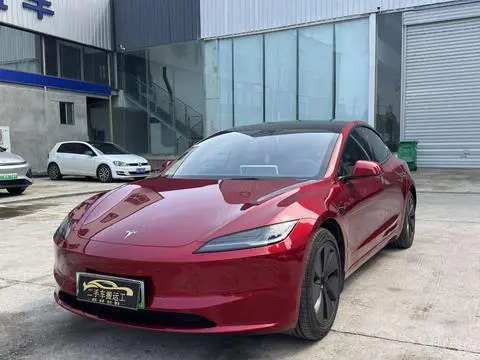 Tesla Model 3 2025 — фото 1
