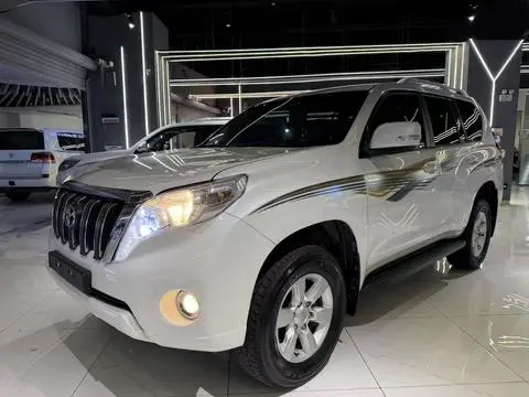 Toyota Prado 2017 — фото 1