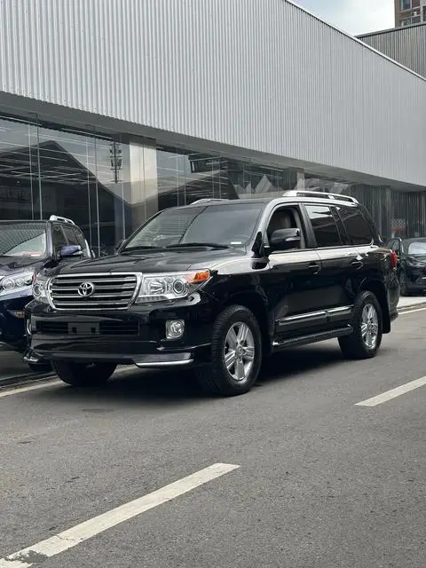 Toyota Land Cruiser 2013 — фото 1