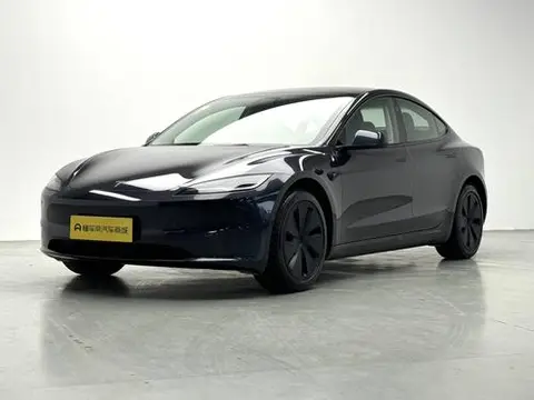 Tesla Model 3 2025 — фото 1