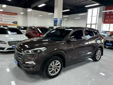 Hyundai 途胜 2015 — фото 1