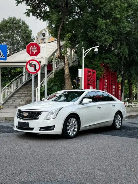 Cadillac XTS 2013