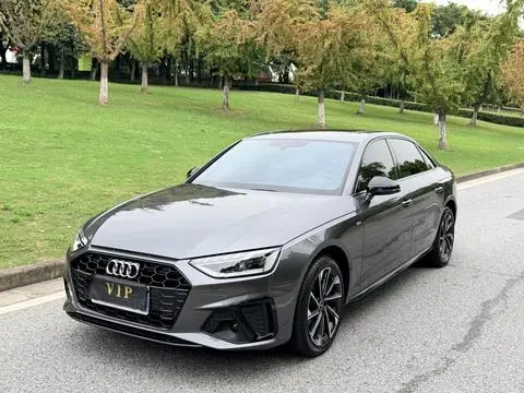 Audi A4L 2022 — фото 1