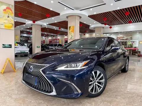 Lexus ES 2020