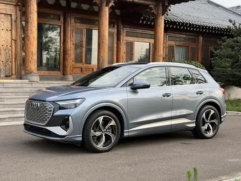 Audi Q4 e-tron 2024