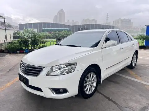 Toyota Camry 2010 — фото 1