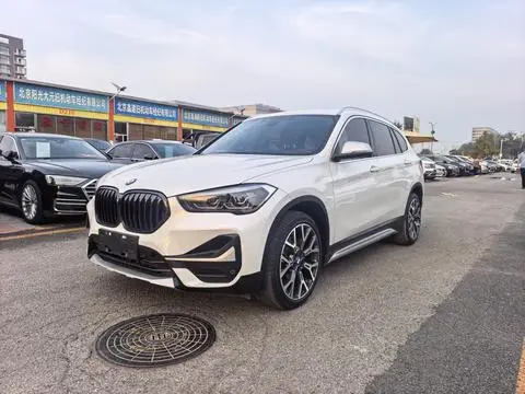 BMW X1 2022 — фото 1