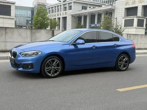 BMW 1 Series 2019 — фото 1
