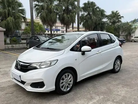 Honda Fit 2018 — фото 1
