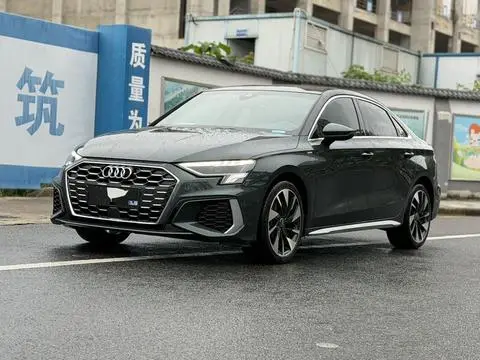 Audi A3 2022 — фото 1