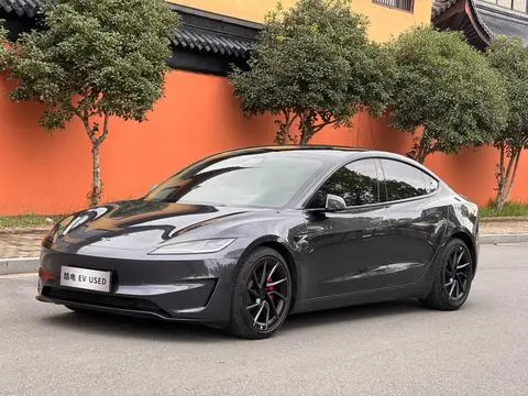Tesla Model 3 2024