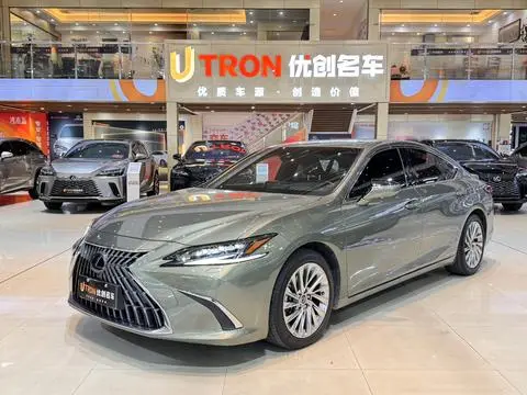 Lexus ES 2021