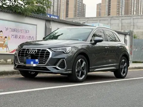 Audi Q3 2022 — фото 1