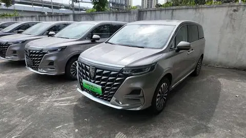 Roewe iMAX8 DMH 2026 — фото 1