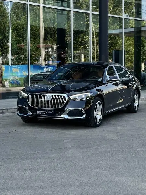 Mercedes-Benz 迈巴赫S-Class 2025