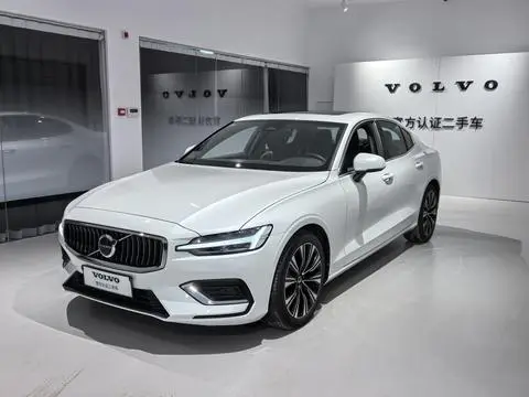 Volvo S60 2025