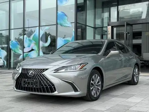 Lexus ES 2021