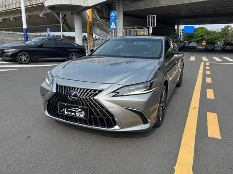 Lexus ES 2021