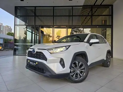 Toyota RAV4 2023 — фото 1