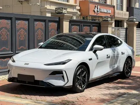 Geely E8 2024