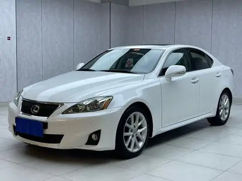 Lexus IS 2011