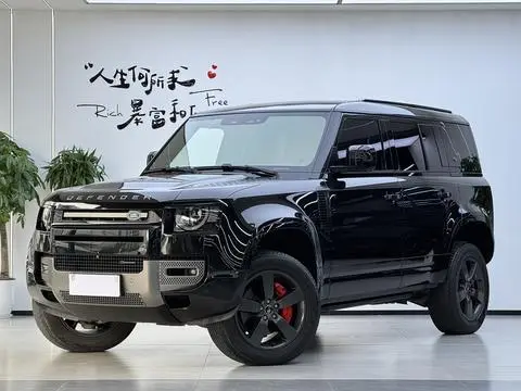 Land Rover 卫士 2023 — фото 1