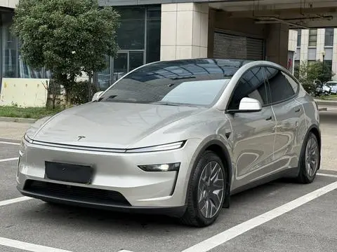 Tesla Model Y L 2025