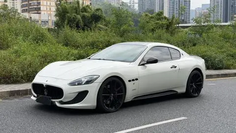 Maserati GranTurismo 2013