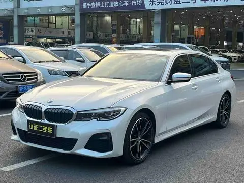 BMW 3 Series 2022 — фото 1
