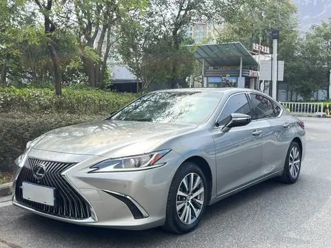 Lexus ES 2018
