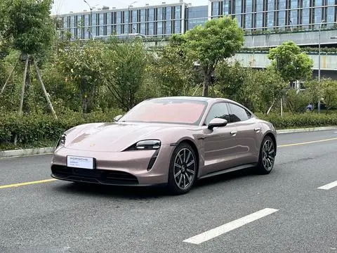 Porsche Taycan 2022