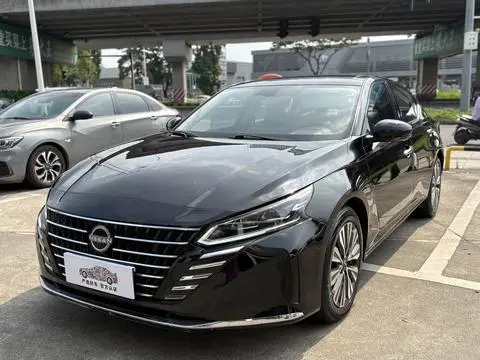 Nissan Teana 2022 — фото 1