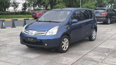 Nissan 骊威 2010