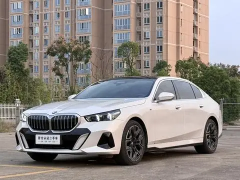 BMW 5 Series 2025