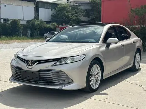 Toyota Camry 2019 — фото 1